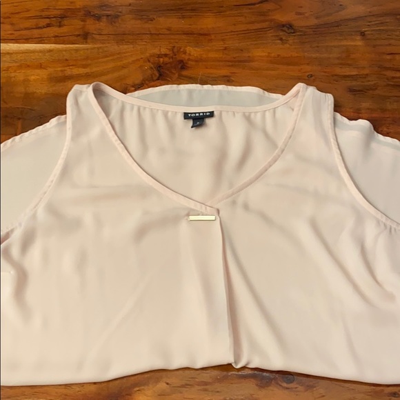 Like new, size 2 torrid blouse - Picture 8 of 10